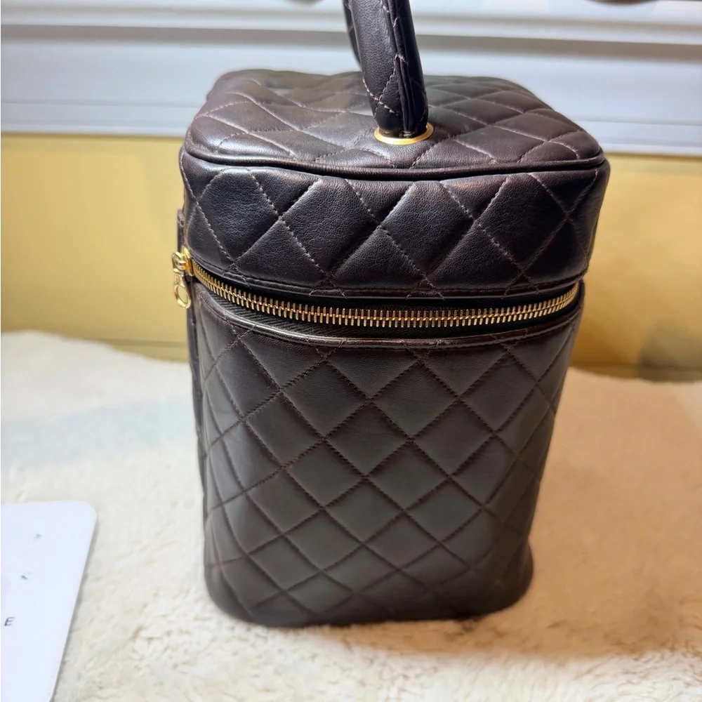 Authentic Vintage CHANEL Matelasse Dark Brown Lambskin Vanity Bag - Picture 2 of 16